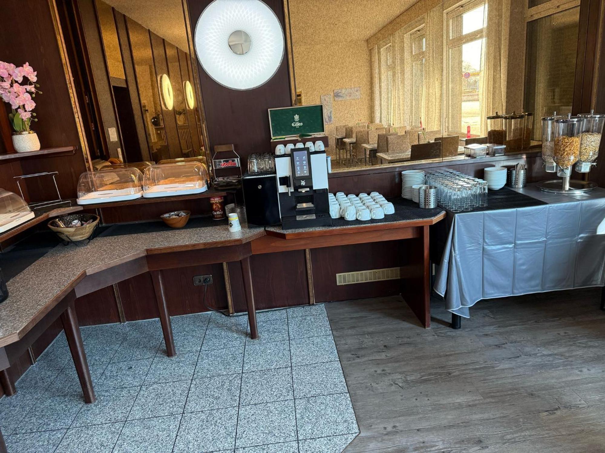 Hotel Erlenstegen Nuremberg Bagian luar foto