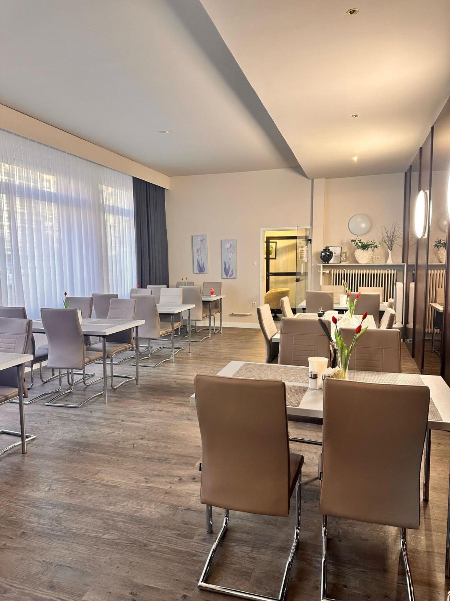 Hotel Erlenstegen Nuremberg Bagian luar foto