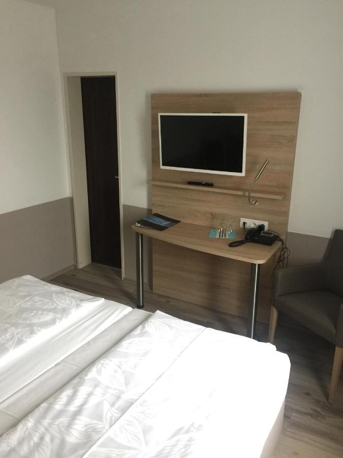 Hotel Erlenstegen Nuremberg Bagian luar foto